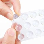 <h1><span style="font-size: 12pt;"><strong>Nút chống va đập - Giải Pháp Tối Ưu Cho Bảo Vệ Thiết Bị</strong></span></h1>
<span style="font-size: 12pt;"><strong>Nút chống va đập - Giải Pháp Tối Ưu Cho Bảo Vệ Thiết Bị</strong> là sản phẩm được thiết kế đặc biệt để bảo vệ các thiết bị và vật dụng trong quá trình vận chuyển hoặc sử dụng hằng ngày. Sản phẩm này thường được làm từ chất liệu silicon cao cấp. Với khả năng đàn hồi tốt, miếng đệm silicon giúp hấp thụ lực mạnh từ các cú va đập.</span>
<h2><span style="font-size: 12pt;"><strong>Công Dụng và chất lượng của nút chống va đập:</strong></span></h2>
<h2><span style="font-size: 12pt;"><strong>Công dụng:</strong></span></h2>
<span style="font-size: 12pt;">Chức năng chính của nút chống va đập là giảm thiểu tối đa tác động từ bên ngoài tới các thiết bị. Được áp dụng cho các cửa tủ, đồ gốm sứ, đồ nội thất đến các thiết bị điện tử, v.v...</span>

<span style="font-size: 12pt;">Nhờ vào khả năng cách ly, miếng đệm giúp bảo vệ thiết bị khỏi những thiệt hại như trầy xước, nứt vỡ hoặc hỏng hóc khi gặp va chạm. Ngoài ra, miếng đệm này còn có thể sử dụng trong các ứng dụng công nghiệp. Bảo vệ máy móc và thiết bị khỏi những rung động không mong muốn.</span>
<h2><span style="font-size: 12pt;"><strong>Chất Lượng:</strong></span></h2>
<span style="font-size: 12pt;">Miếng đệm silicon được sản xuất theo tiêu chuẩn cao. Đảm bảo độ bền và khả năng chịu lực. Chất liệu silicon không chỉ nhẹ nhàng mà còn chống nước, chống bụi. Góp phần kéo dài tuổi thọ cho thiết bị.</span>

<span style="font-size: 12pt;">Sản phẩm có khả năng tái sử dụng, thân thiện với môi trường. Điều này làm tăng giá trị sử dụng của nó.</span>
<h2><span style="font-size: 12pt;"><strong>Màu sắc của nút chống va đập:</strong></span></h2>
<h2><span style="font-size: 12pt;"><strong>Màu Sắc: </strong>Miếng đệm silicon chống va đập có sẵn trong nhiều màu sắc đa dạng. Từ trắng, đen, đến các màu sắc nổi bật như xanh, đỏ, hoặc vàng. Sự đa dạng về màu sắc đáp ứng nhu cầu thẩm mỹ cuả người dùng. Bên cạnh đó giúp người dùng dễ dàng phân biệt các miếng đệm cho từng loại thiết bị, mục đích sử dụng.</span></h2>
<span style="font-size: 12pt;">Tóm lại, miếng đệm silicon chống va đập là lựa chọn lý tưởng cho những ai đang tìm kiếm giải pháp bảo vệ hiệu quả cho thiết bị của mình.</span>

<span style="font-size: 12pt;">Để xem các sản phẩm liên quan, bạn hãy <a title="Nút chống va đập" href="https://khanlausunny.vn/danh-muc-san-pham/dem-silicon-chong-va-dap/"><span style="color: #0000ff;">nhấp vào đây</span></a>.</span>