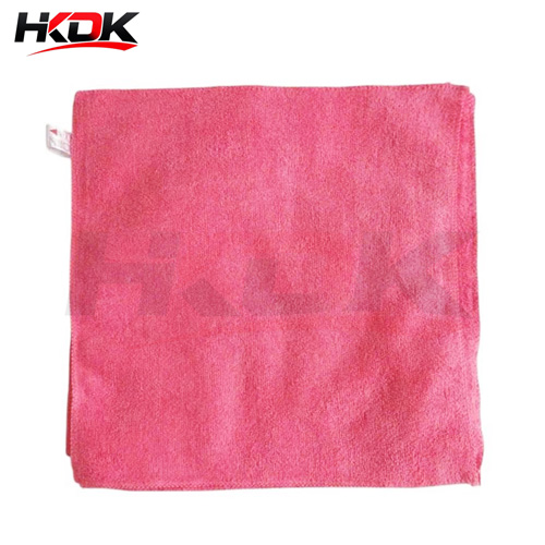 Khăn lau bàn ghế màu hồng nhạt